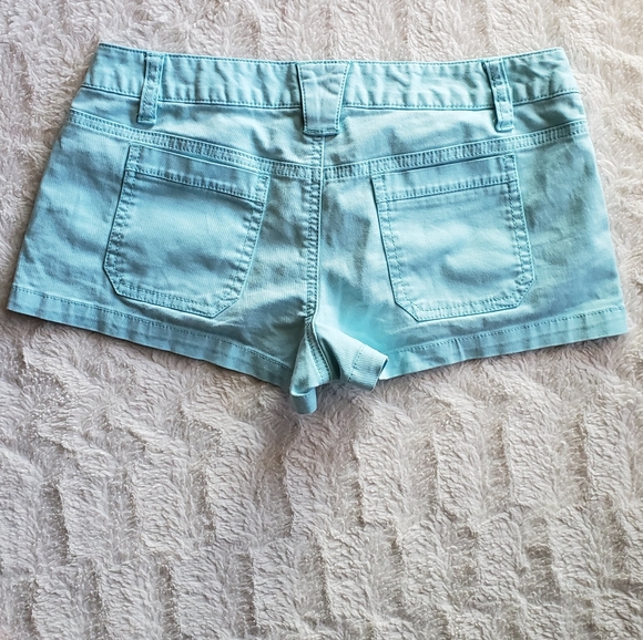 SHORTS - Picture 3 of 3